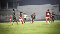 Persita Tangerang berhadapan dengan Timnas Indonesia U-19 pada pertandingan yang berlangsung di Stadion Madya, Senayan, Jakarta pada Rabu (25/5/2022) sore. (Persita Media)