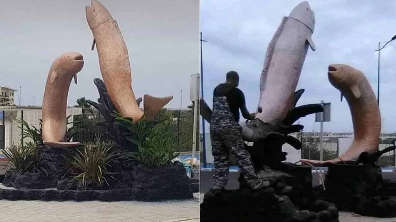 Diklaim Mirip Alat Kelamin, Patung Dua Ikan Ini Akhirnya Dihancurkan