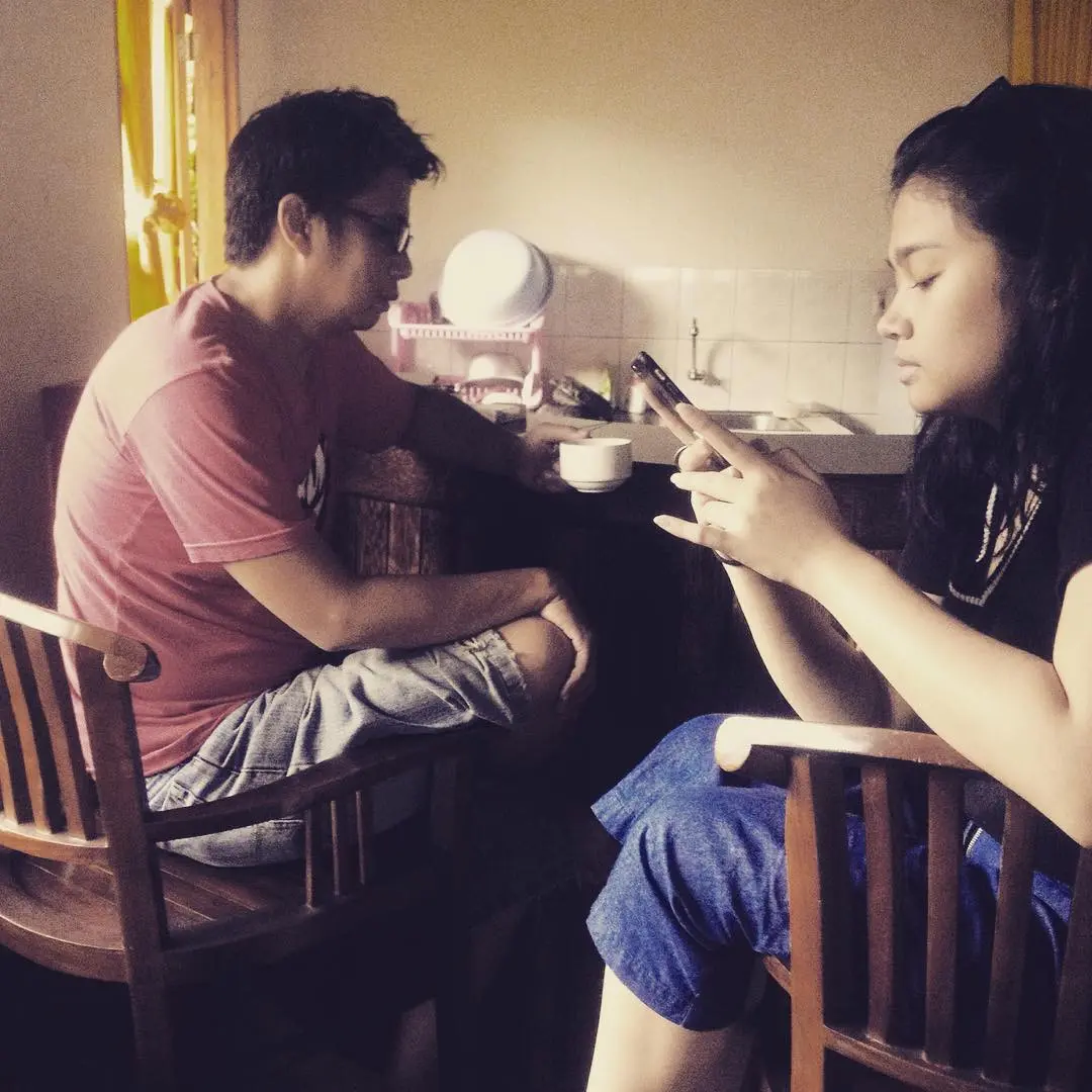 Potret kebersamaan mantan suami Mulan Jameela bersama anak-anaknya. (Instagram/harry.nugraha09)