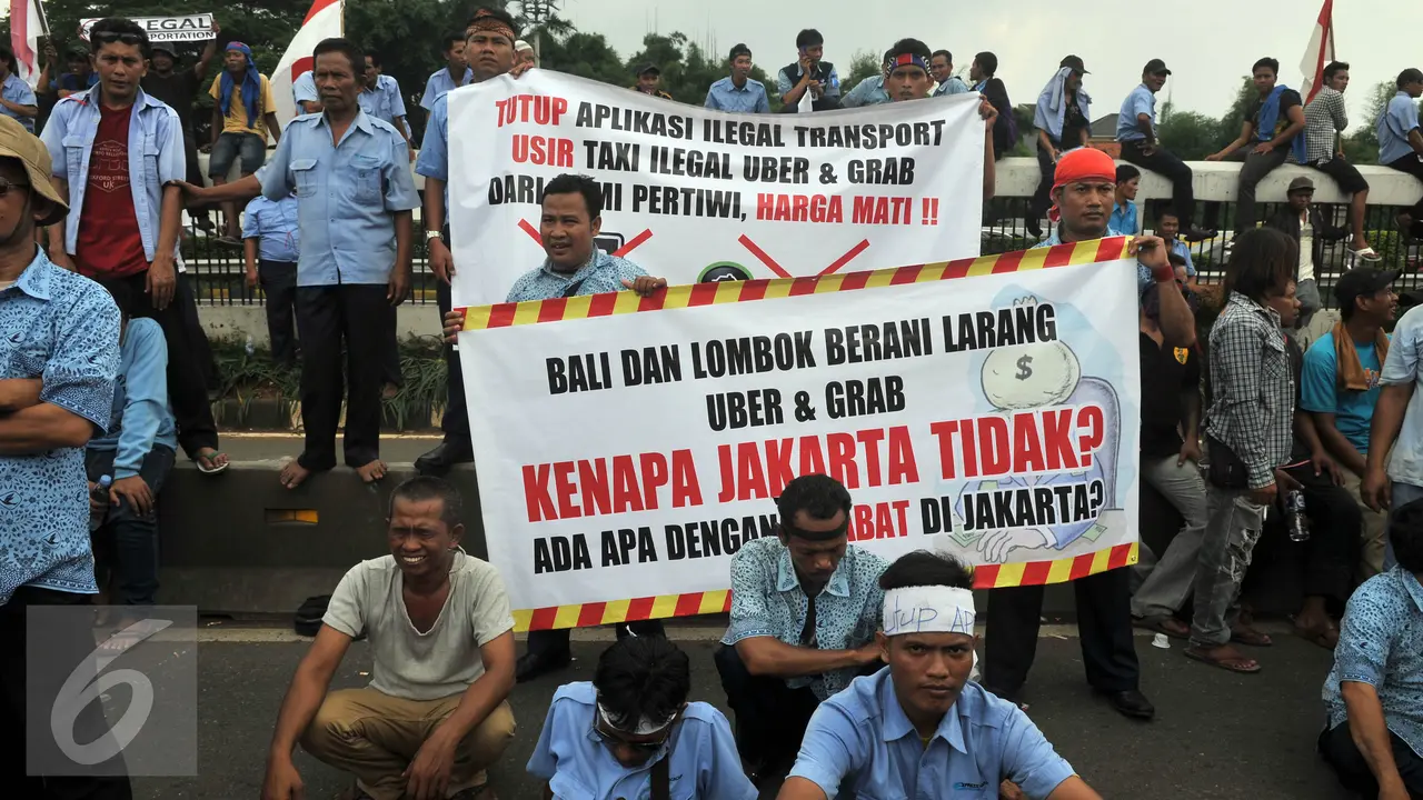 20160322- Ribuan Supir Taksi Serbu Gedung MPR-DPR-Jakarta- Johan Tallo