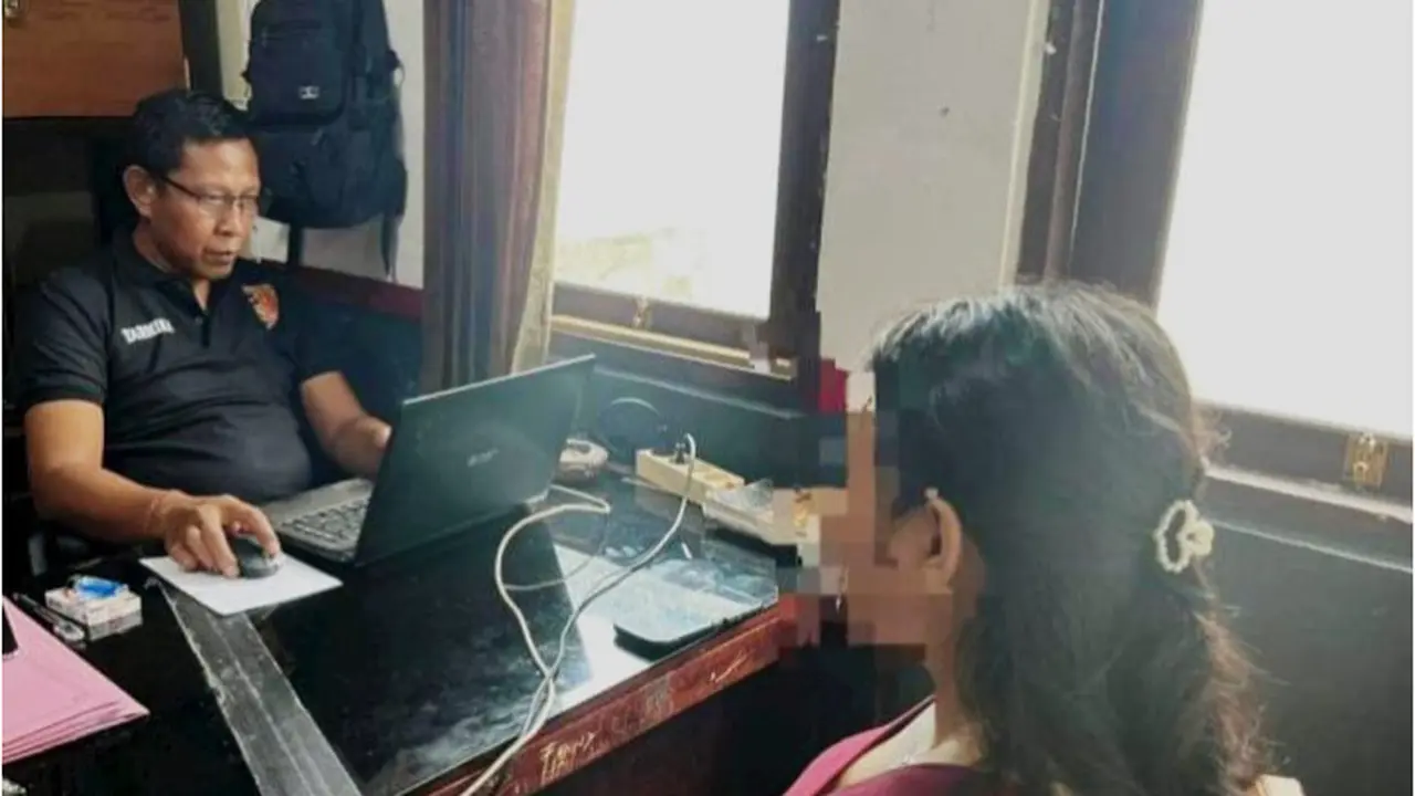 pelaku pencurian di Kabupaten Sumba Timur, NTT saat diperiksa polisi