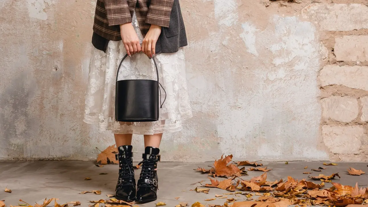 Tampil Stylish di Musim Penghujan dengan 6 Item Fashion Ini - 5
