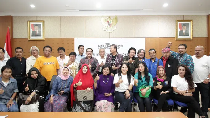 [Bintang] Diskusi Panel: Posisi Tawar Artis di Industri Film, Tivi, dan Iklan