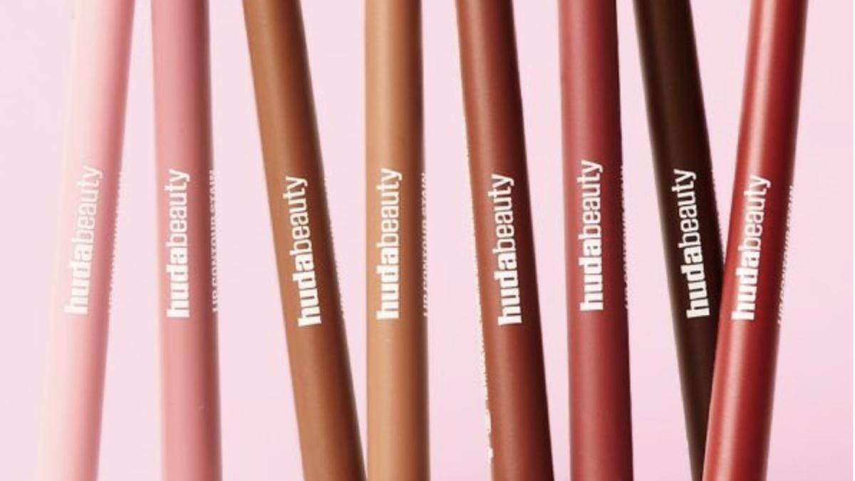 Siasat Tampilan Bibir Sempurna dengan HUDA Beaty Lip Stain &amp; Jelly Oil