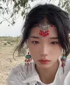Huiran jadi viral di Douyin atau TikTok versi China karena keunikannya. Pesona cantiknya berhasil memikat warganet yang melihat keunikan dirinya. (Foto: Douyin)