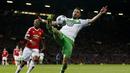 Aksi pemain Wolfsburg, Daniel Caligiuri saat melawan Manchester United pada laga Liga Champions di Stadion Old Trafford, Inggris, Kamis (1/10/2015). (Reuters/Andrew Yates)