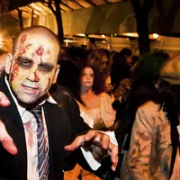 Ingin merayakan pesta Halloween bareng teman-teman? Silahkan saja gabung di ‘Dogs Halloween Party’.
