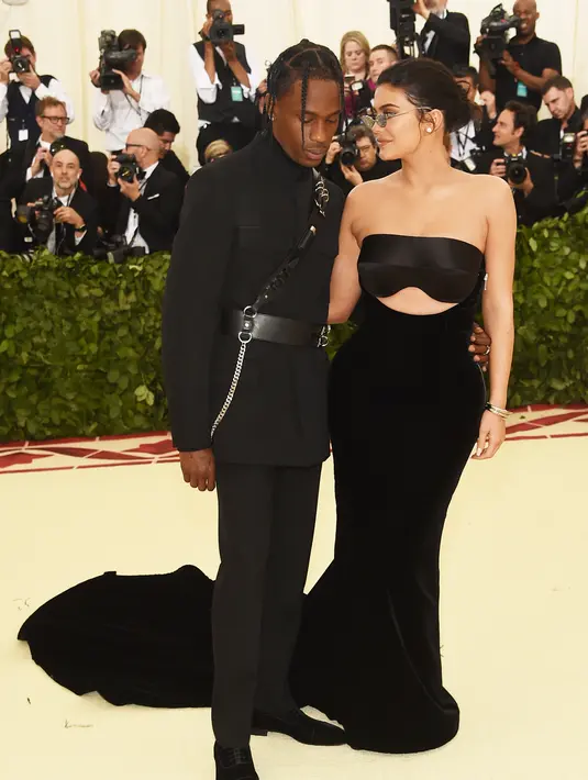 Yup, Kylie Jenner memang sudah mulai terbuka mengenai keluarga kecilnya saat ini. (Jamie McCarthy / GETTY IMAGES NORTH AMERICA / AFP)