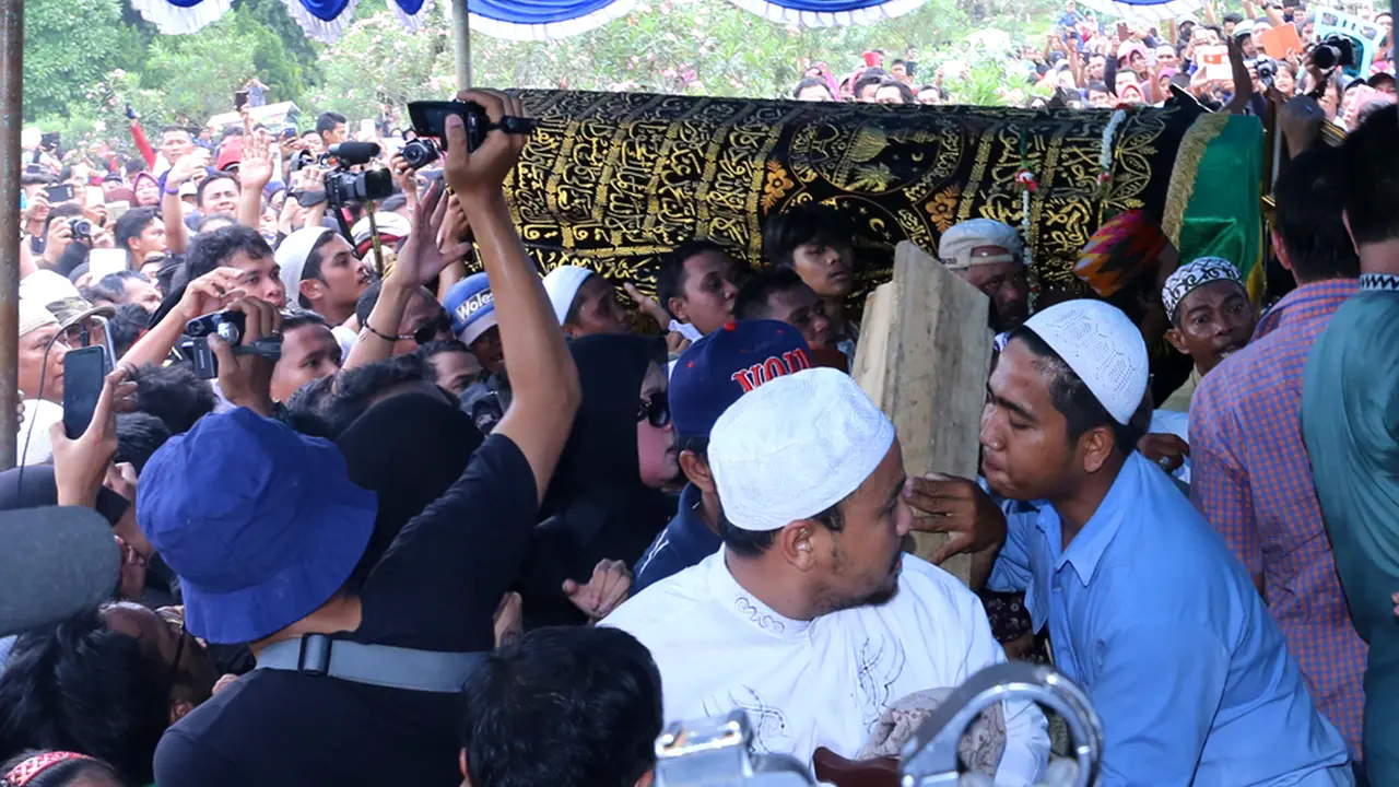 [Bintang] Pemakaman Olga Syahputra