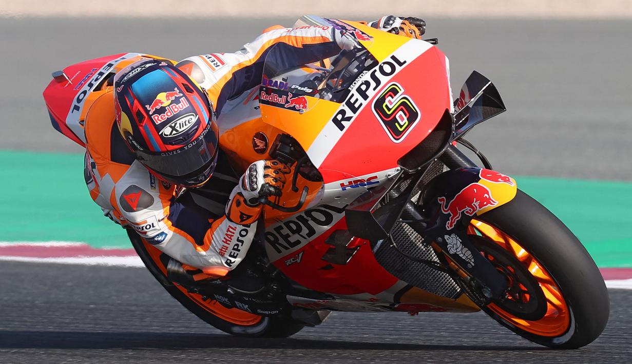 Stefan Bradl menjadi test rider kepercayaan tim Honda. Ia juga pernah menggantikan pembalap utama, Marc Marquez semusim penuh pada 2020. Kariernya di balap kuda besi juga cukup panjang, mulai dari Moto2, MotoGP, hingga WSBK. (AFP/Karim Jaafar)