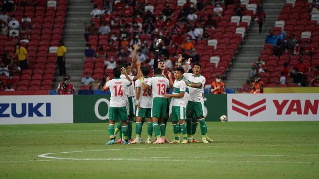 Timnas Indonesia ketika melawan Timnas Singapura di Piala AFF 2020.