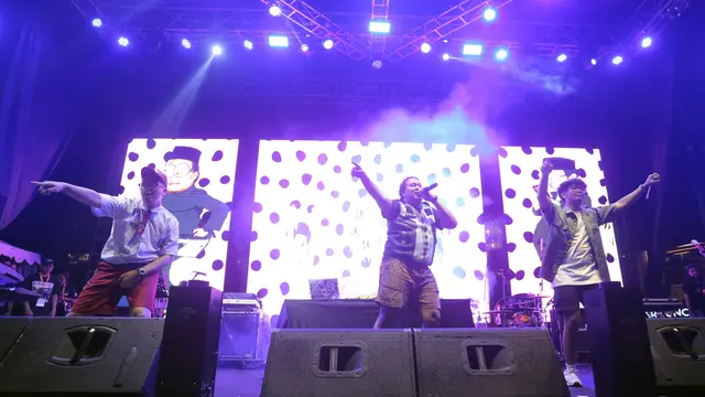 [Fimela] Club Dangdut Racun di Festival 6