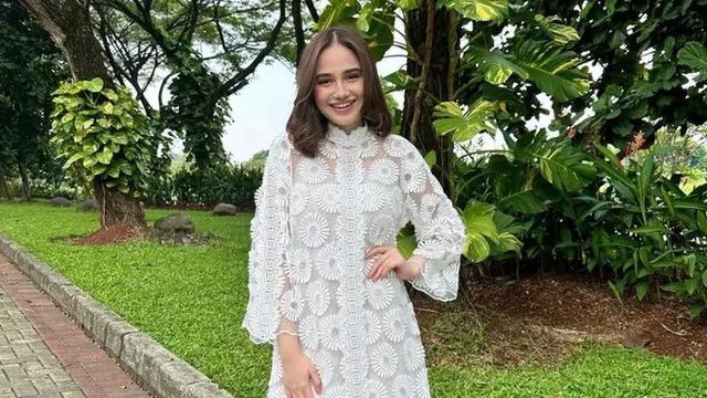 Rekomendasi baju lebaran brokat (credit: instagram/syifahadju)