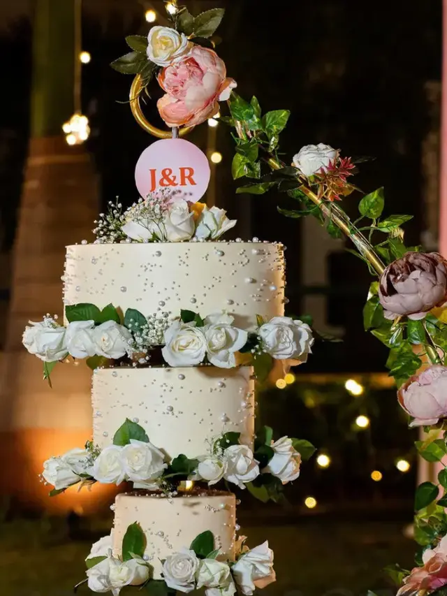 Chandelier Cake. Dok. Creme Castle