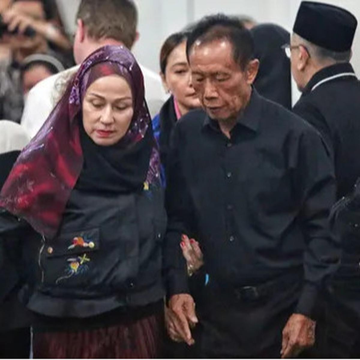 Dipenuhi Artis dan Musisi, Suasana Haru Selimuti Rumah Duka Titiek Puspa