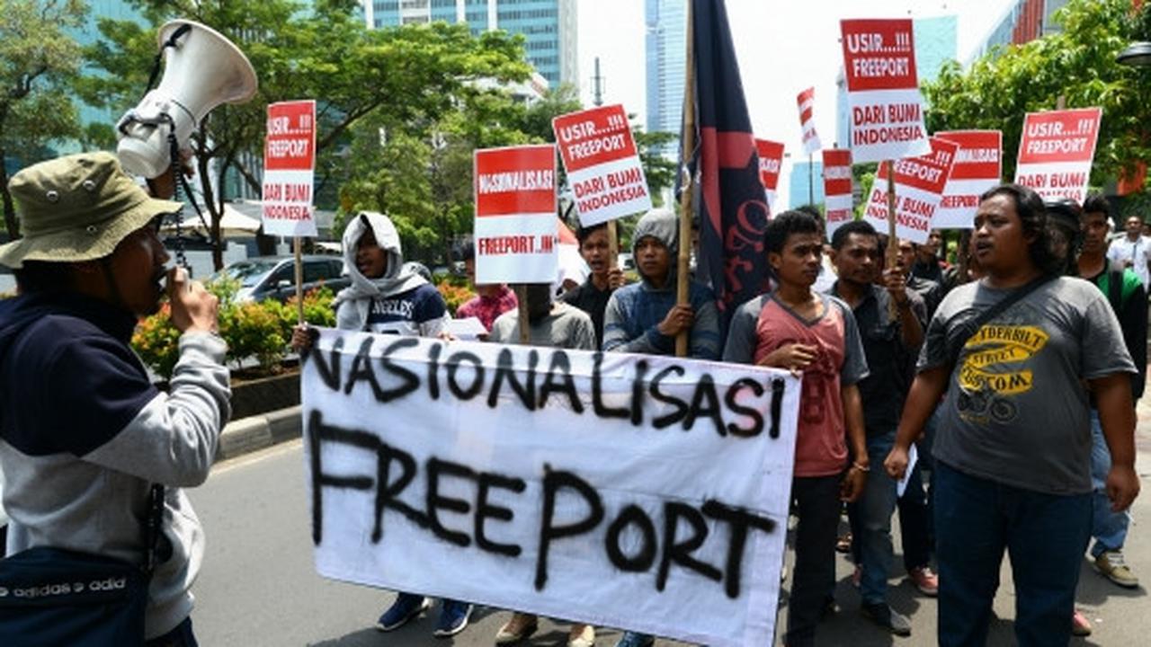 Tuntut nasionalisasi, aktivis geruduk kantor Freeport