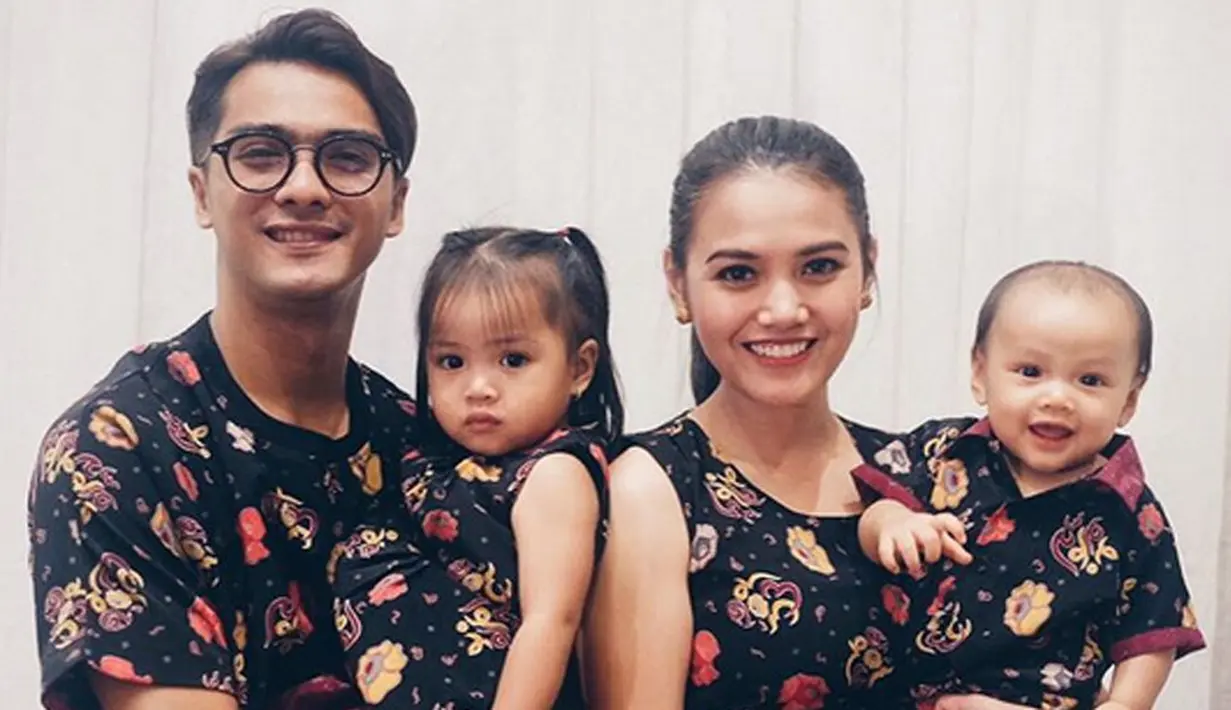 “Hubungan kami memang tidak sempurna, tapi ternyata hal yang sederhana bagi kami sangat bermakna,” tulis Herfiza Novianti di salah satu foto yang diunggah di akun Instagramnya @Herfiza. (Instagram/Herfiza)