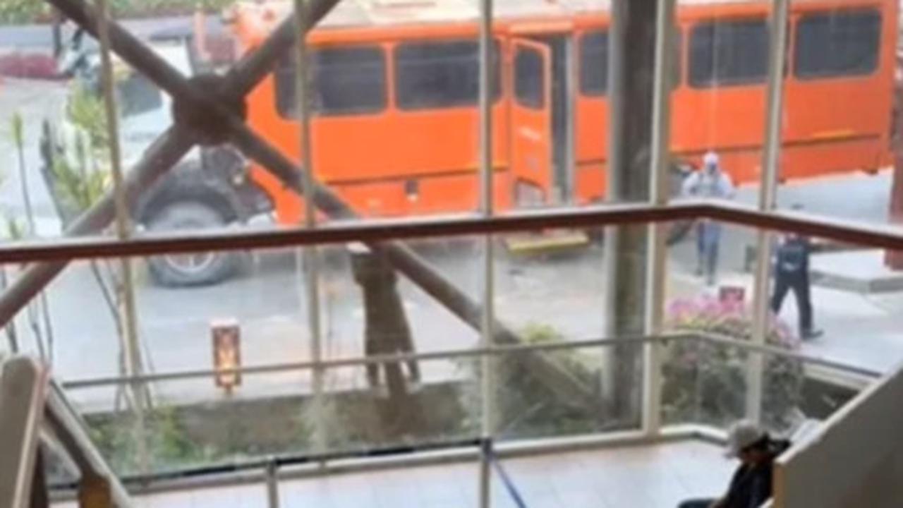 Daerah di Indonesia Ini Ternyata Punya Bus Anti Peluru