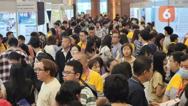 Taiwan Higher Education Fair 2025 dihadiri ribuan orang dengan 48 universitas peserta. Tersedia beragam beasiswa dari universitas, pemerintah Taiwan, dan alumni ICATI untuk pelajar Indonesia. (Foto: Aditya Eka Prawira/Liputan6.com)