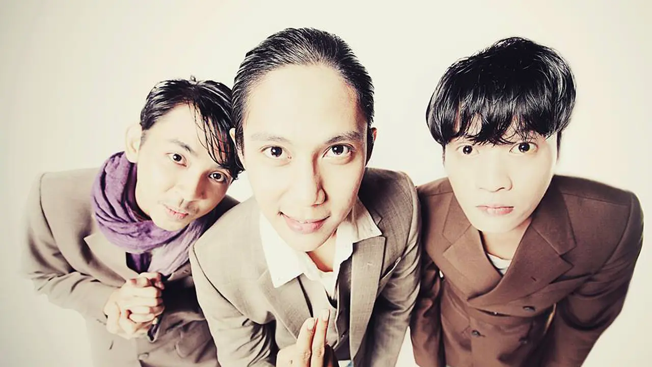 Raina, Band Bergaya Korea yang Ingin Menerangi Musik Indonesia