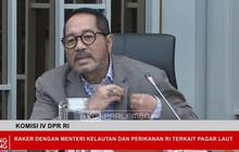 VIDEO: Anggota DPR Emosi Copot Pin Depan Menteri KKP, Malu Jadi Wakil Rakyat Kebobolan Pagar Laut