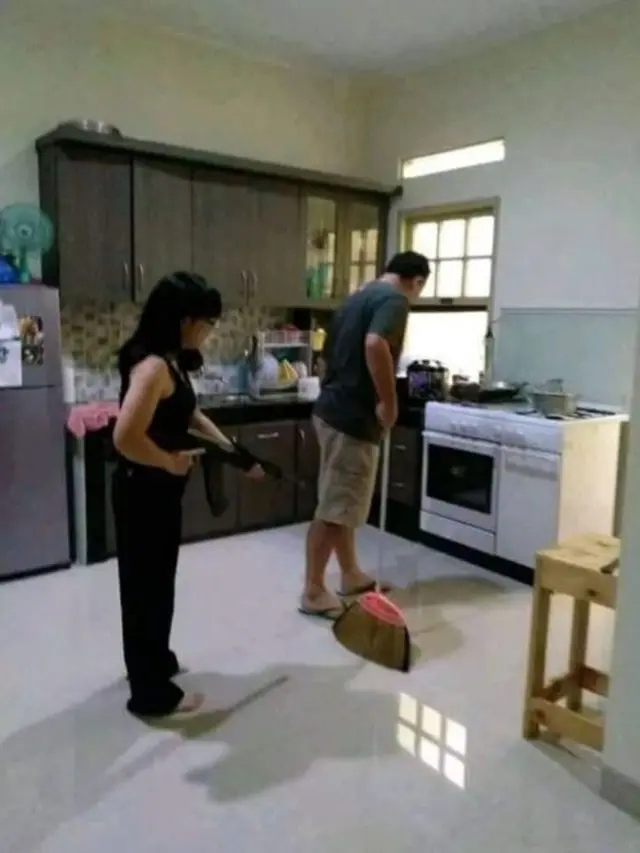7 Momen Emak-Emak Kalau Lagi Ngamuk Ini Ngeri Banget, Bikin Takut!
