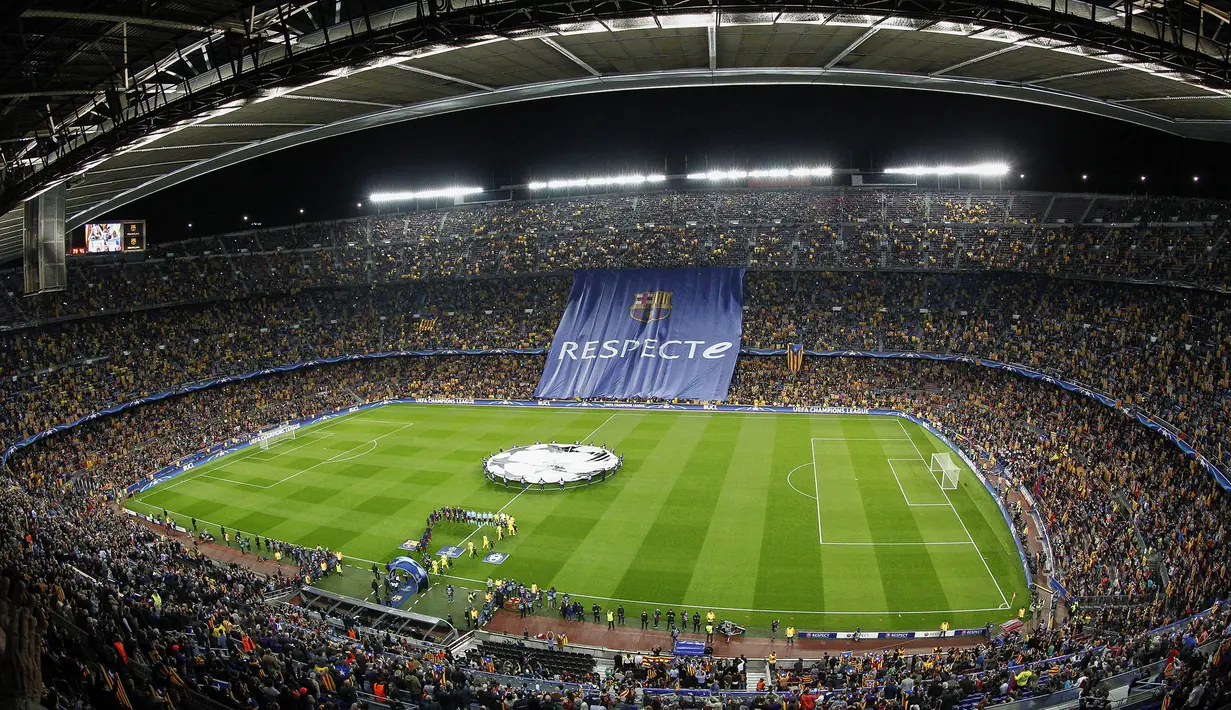 Suasana kemeriahan sesaat sebelum laga antara Barcelona melawan Bate Borisov pada laga Liga Champions di Stadion Camp Nou, Spanyol, Rabu (4/11/2015). (EPA/Quiqui Garcia)