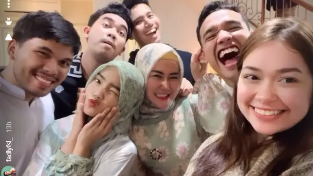 6 Potret Kedekatan Rebecca Klopper dan Keluarga Fadly Faisal, Gala Sky Tak Mau Lepas