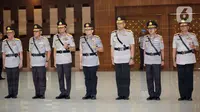 Sejumlah Perwira Tinggi (Pati) Polri mengikuti upacara serah terima jabatan di Gedung Bareskrim Polri, Selasa (19/11/2019). Kapolri Jenderal Idham Azis memimpin upacara sertijab sejumlah perwira tinggi (pati), salah satunya Irjen Firli Bahuri menjadi Kabaharkam Polri. (Liputan6.com/Johan Tallo)