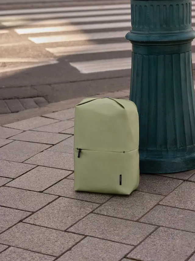 Transformasi Ransel Bisnis yang Stylish, Ultra-Ringan Terinspirasi Origami!