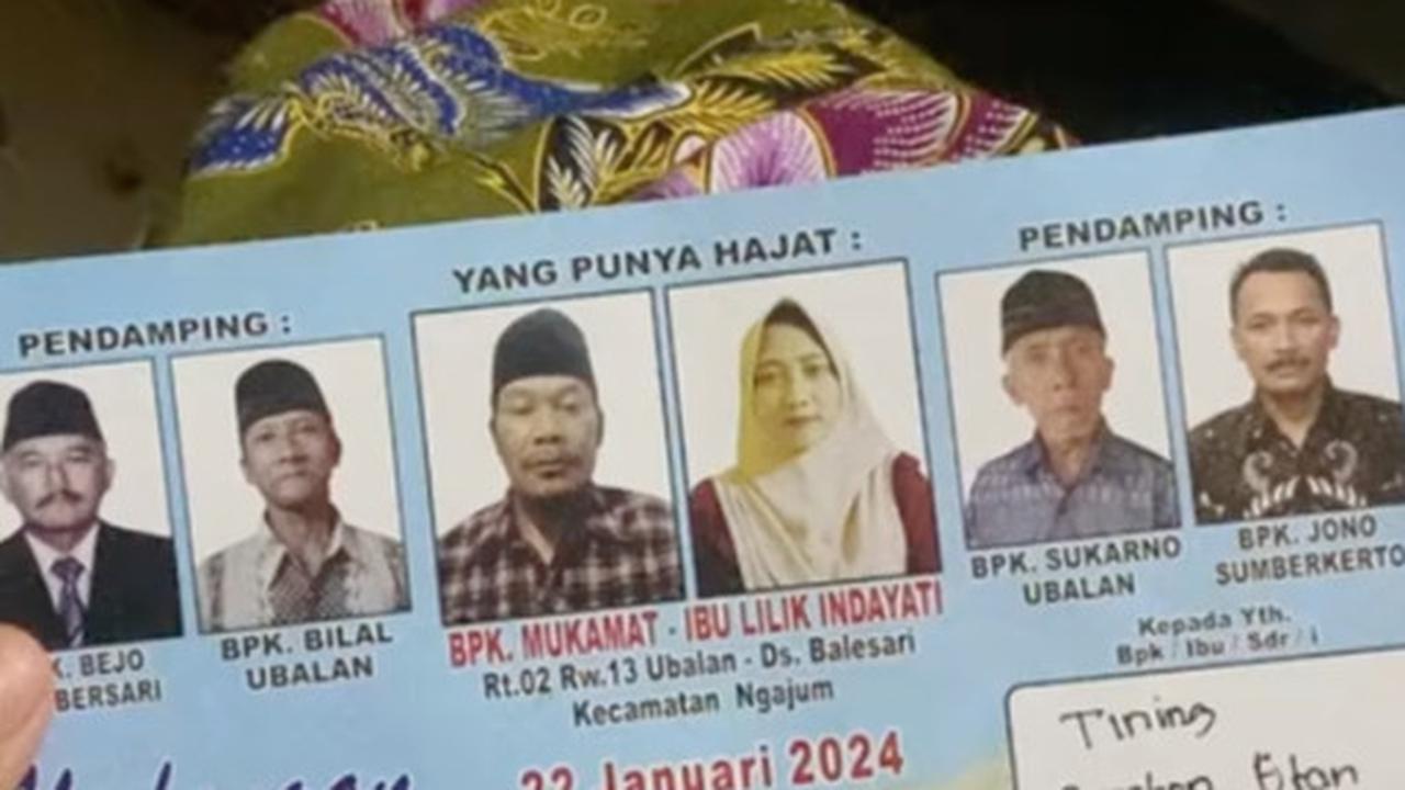 Viral Penampakan Undangan Hajatan yang Unik, Dipenuhi Foto Keluarga