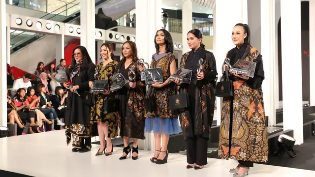 [Bintang] Hari Kartini Semakin Dekat, Fashion Nation 2018 Hadirkan The Iconic Women dalam Kolaborasi Iwan Tirta Private Collection dan Mel Ahyar