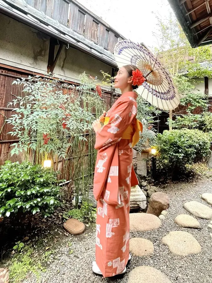 Gaya Liburan Natasha Wilona di Negeri Sakura, Jadi Gadis Jepang Pakai Kimono
