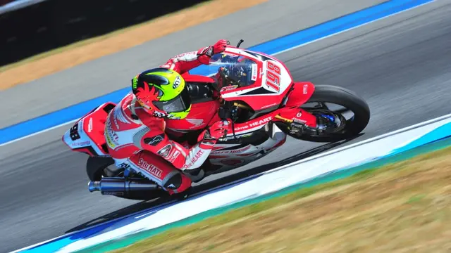 Pembalap Astra Honda Racing Team, Awhin Sanjaya (AHRT) di Asia Road Racing Championship (ARRC) 2019 Kelas 250 cc.