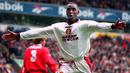 Andy Cole. Striker Inggris berusia 50 tahun yang pensiun di Nottingham Forest November 2008 ini total mencetak 187 gol di Liga Inggris. Seluruh gol dicetak saat memperkuat 6 klub, Newcastle, MU, Blackburn, Fulham, Man City dan Portsmouth dalam 16 musim (1993/1994-2006/2007). (AFP/PA/Owen Humphreys)