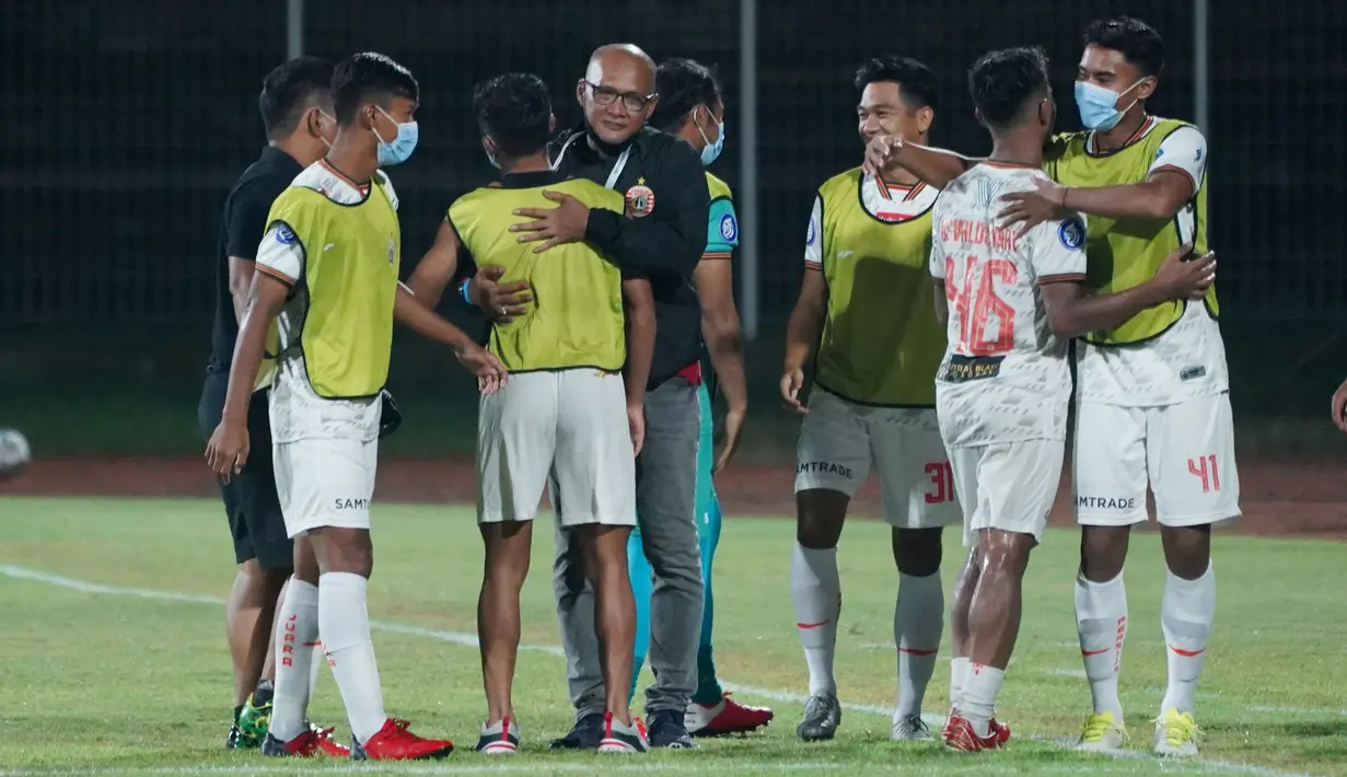 Pelatih Persija Jakarta, Sudirman, sukses mempersembahkan kemenangan pada laga debutnya usai menjadi pengganti Angelo Alessio. (Dok. Persija)
