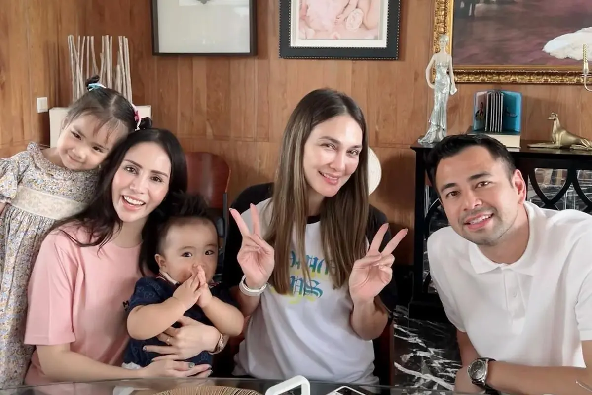 Luna Maya dan Raffi Ahmad bertandang ke rumah Momo Geisha di Malang (Foto: Instagram/@therealmomogeisha)