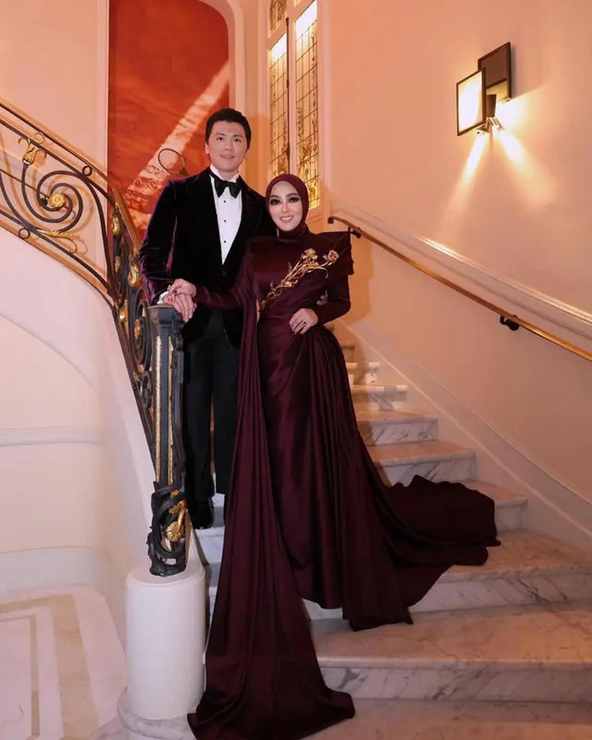 6 Inspirasi Model Jas Ala Reino Barack, Tampil Modis untuk Berbagai Acara