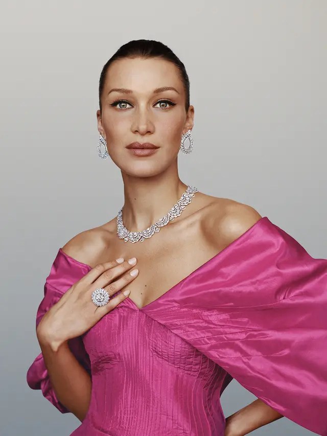 Bella Hadid Kembali untuk Kampanye Baru Chopard