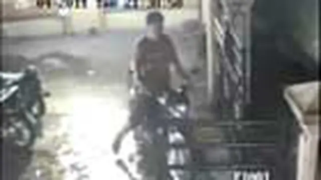 CCTV Rekam Pencurian Sepeda Motor