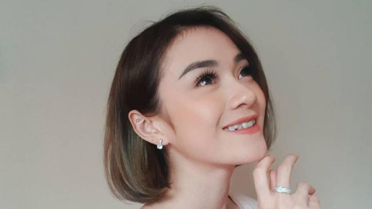 4 Potret Dara the Virgin Tampil Cantik dan Fresh dengan Makeup Minimalis