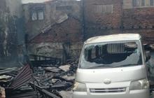 Gulkarmat Kerahkan 65 Personel Padamkan Kebakaran Rumah dan Mobil di Tanjung Priok