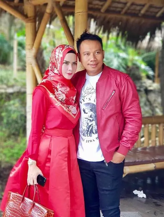 Agel Lelga dan Vicky Prasetyo