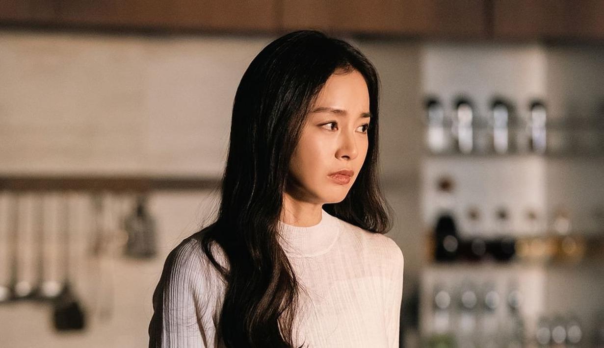 Kim Tae Hee dalam Drakor Lies Hidden in My Garden. (Studi Genie/ ENA via Soompi)