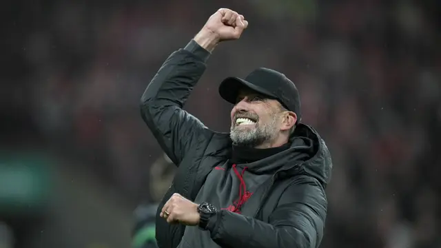 Foto: Senyum Semringah Jurgen Klopp saat Bawa Liverpool Sabet Trofi Carabao Cup di Musim Terakhirnya