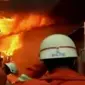Kebakaran pabrik mebel di Pondok Bambu terjadi untuk ketiga kalinya.