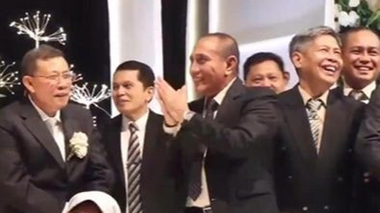Acara reuni dadakan yang dihadiri Edy itupun sukses membuatnya sangat bahagia karena bisa bertemu dengan rekan-rekannya dulu.