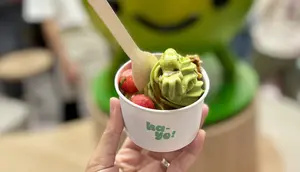 Mencicip AYCE Frozen Yogurt di Blok M, Bebas Ambil Topping