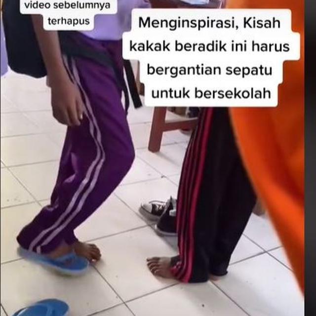 Cerita Haru Kakak Beradik Tukaran Sepatu untuk Sekolah