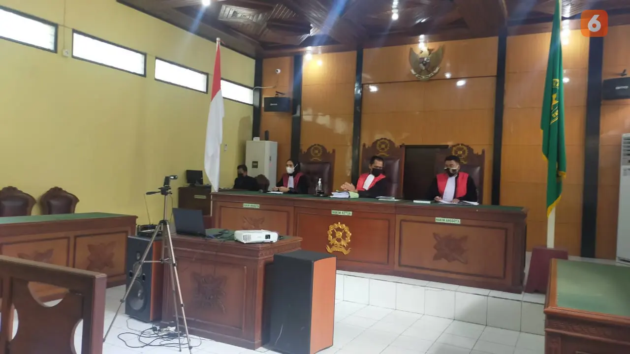 Suasan sidang sengketa lahan antar seorang insinyur vs PT Semen Bosowa Maros (Liputan6.com/Fauzan)